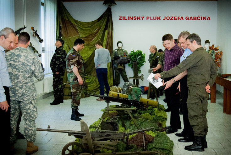 017_2014_05_23_návšteva_vojenský_diplomatický_zbor